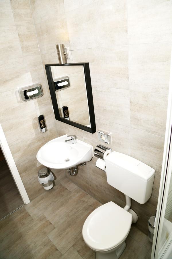 Main Hotel Frankfurt City Франкфурт на Майн Екстериор снимка